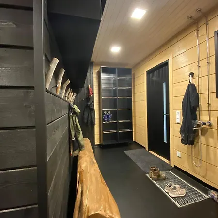 Arctic Skyline Apartment *